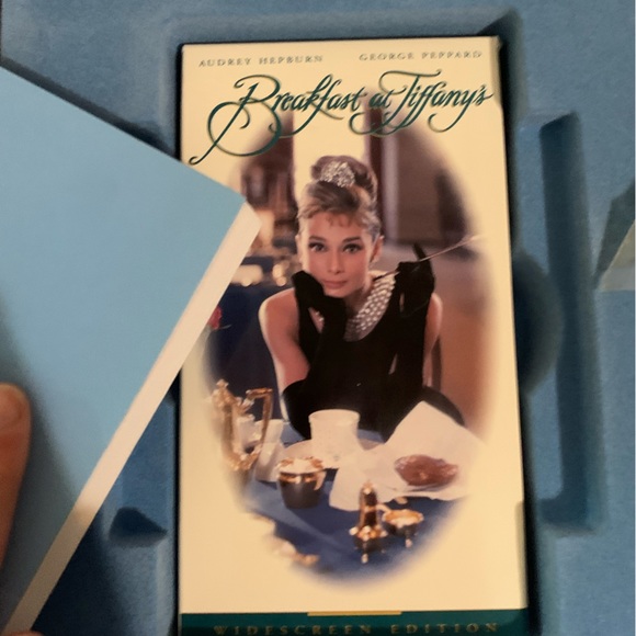 Breakfast At Tiffany's Collector's VHS Box Set - Picture 5 of 7